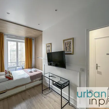 Apartment 80 B - Sebastopol Cinema